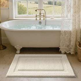 LUMI machine-washable bath rug that stays soft after washes