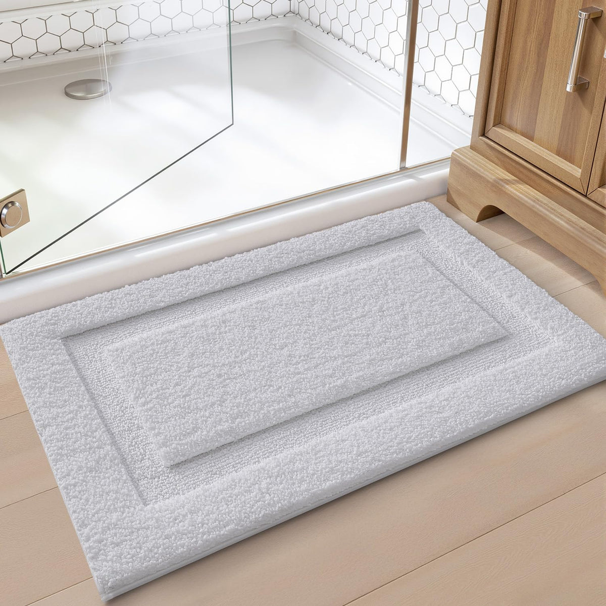 LUMI machine-washable rug for easy care and lasting softness.