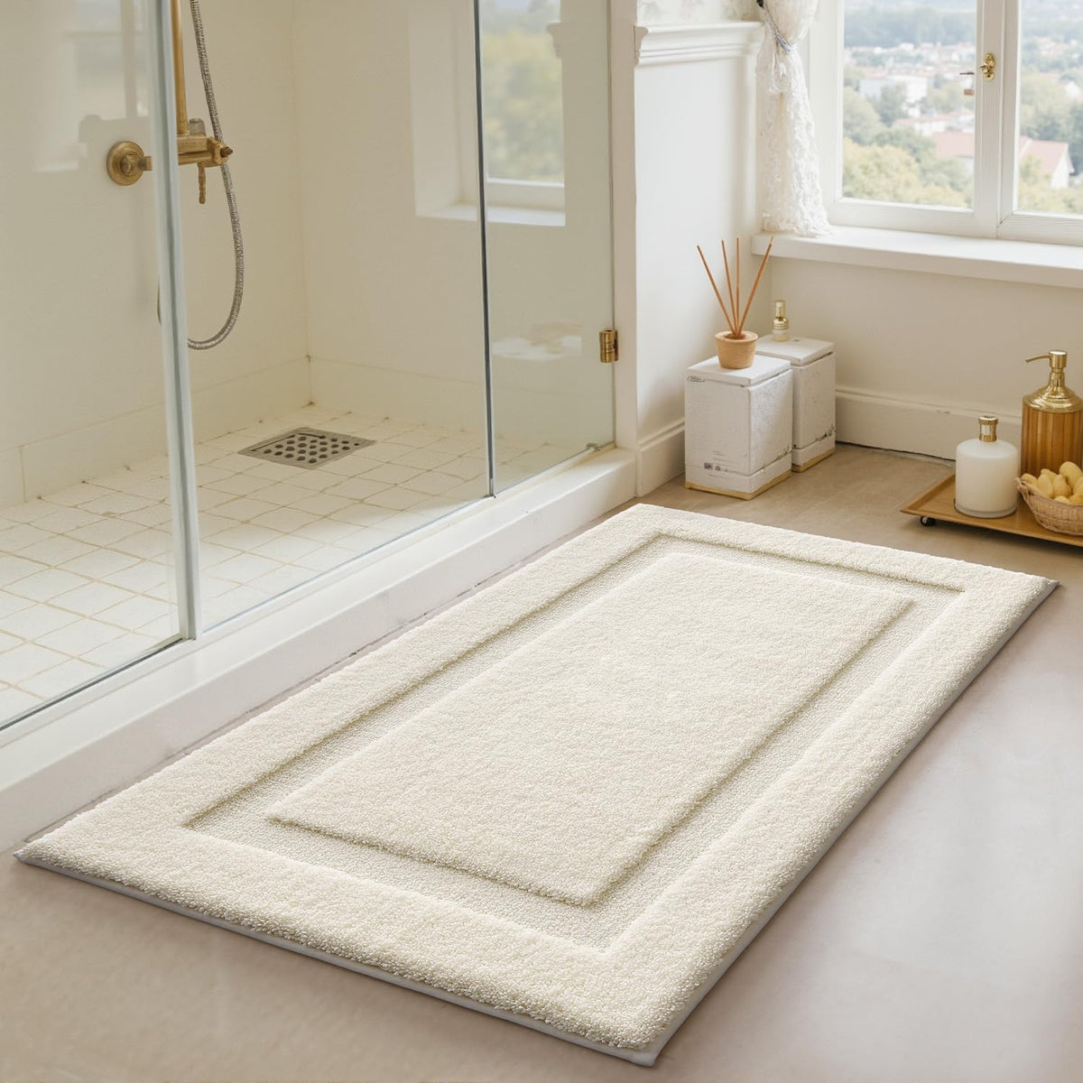 LUMI quick-dry bath mat helps reduce dampness after showers