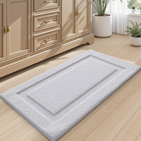 LUMI Ultra Soft quick-dry bath mat stays dry after showers.