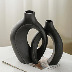 Lvases Snuggle Hollow polished bottom ensures stable tabletop placement.