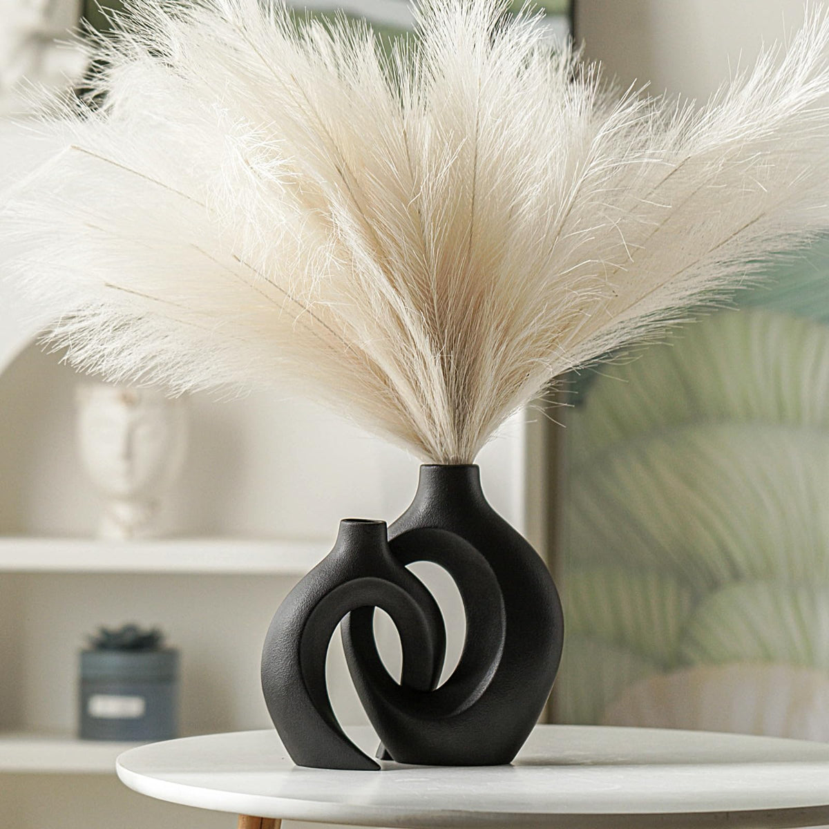 Lvases Snuggle Hollow vertical grain texture adds tactile elegance.