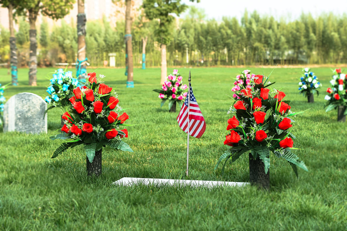 LVXINLI packaging includes two bouquets and two vases for a complete grave decor