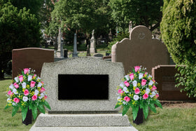 LVXINLI vases feature large drainage holes for weather resistance.