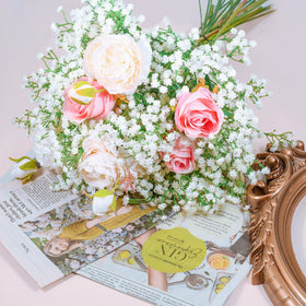 LYLYFAN easy vase arrangement to brighten a room.