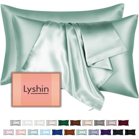 LYSHIN silk pillowcase close-up with glossy mulberry silk for a luxuriously smooth feel