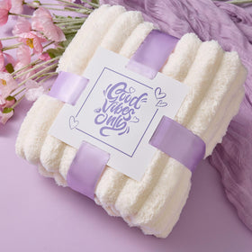 MADDIFY Plush Flannel Blanket offers warm, cozy comfort during relaxation