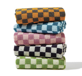 Madi-Cadi hand towels 5-pack checkered design for stylish bathroom use and daily absorbency.