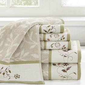 Madison Park Serene bath towels 27x52 absorb moisture for quick drying.