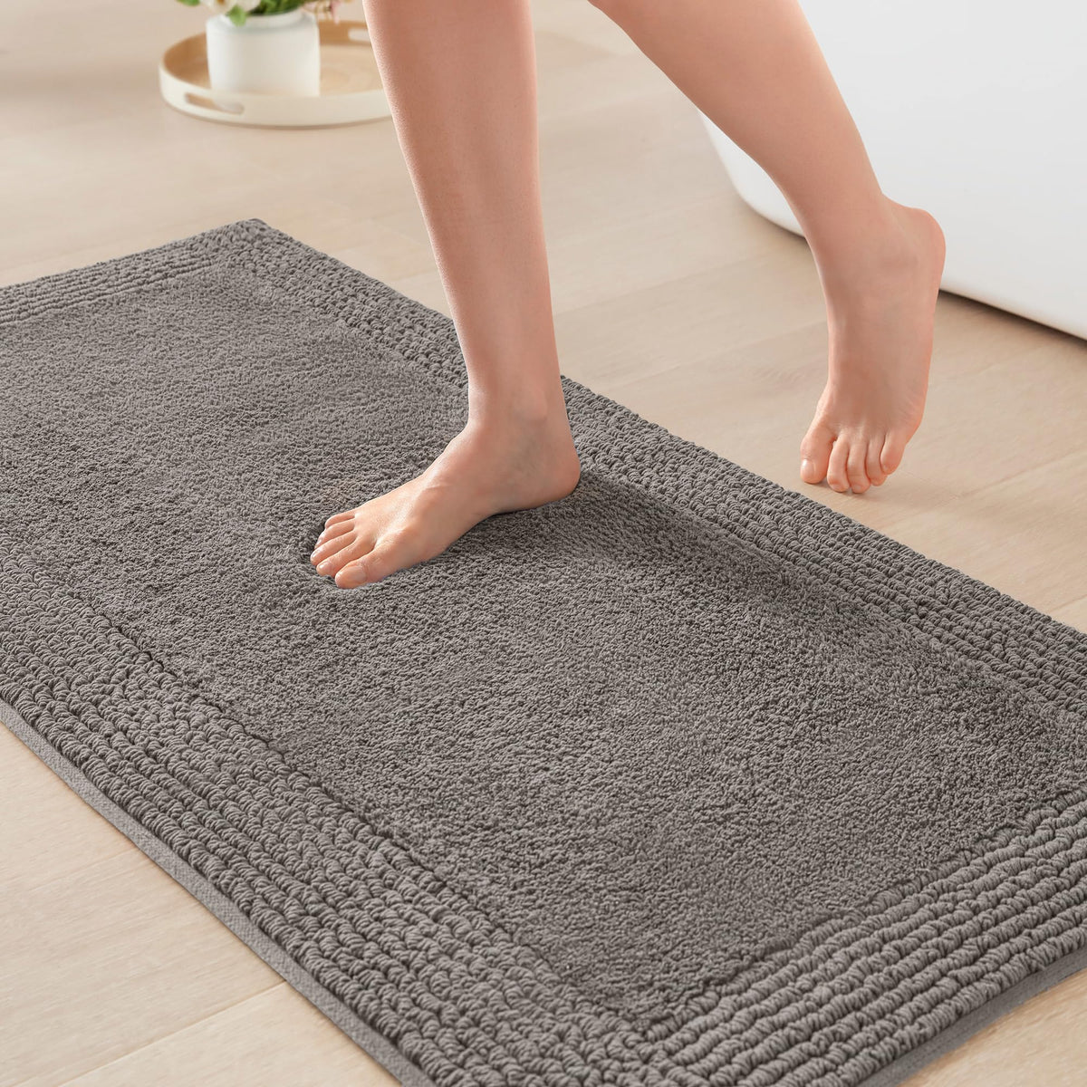 Madison Park Splendor dense-top 3000gsm rug delivering plush bathroom comfort