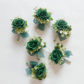 Handcrafted textures and finish of MAFELOE set