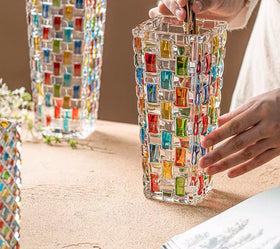 MAGCOLOR wedding centerpiece vase complements floral arrangements.