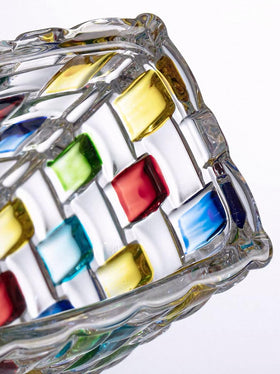 MAGCOLOR woven accents vase captures light to create dynamic table centerpieces.