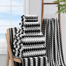 MAGGEA 600GSM microfiber towels balance softness with strong absorbency.
