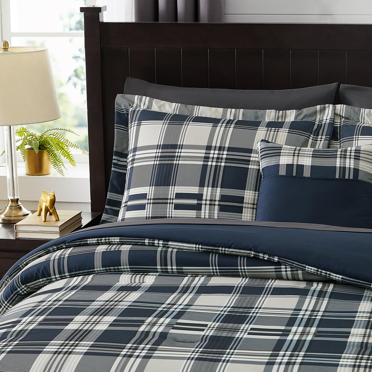 MaiRêve plaid comforter stitching close-up shows durable quilting