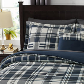 MaiRêve plaid comforter stitching close-up shows durable quilting