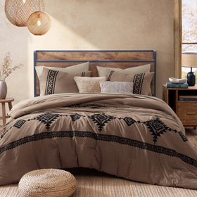 MaiRêve Embroidery Comforter Set fabric texture shows soft, wrinkle-ready feel.