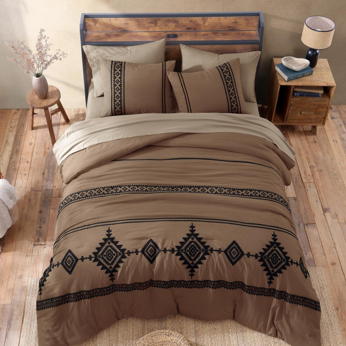 MaiRêve Embroidery Comforter Set sheets and pillowcases complete the bedding solution.