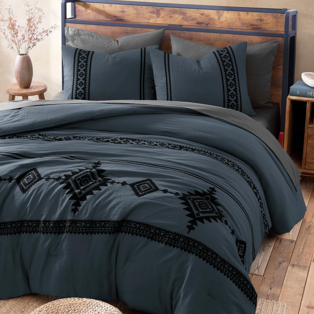 MaiRêve bed-in-a-bag packaging image shows complete 7-piece set for easy setup.