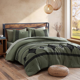 MaiRêve soft 240 GSM cloud filling visible through fluffy comforter texture.