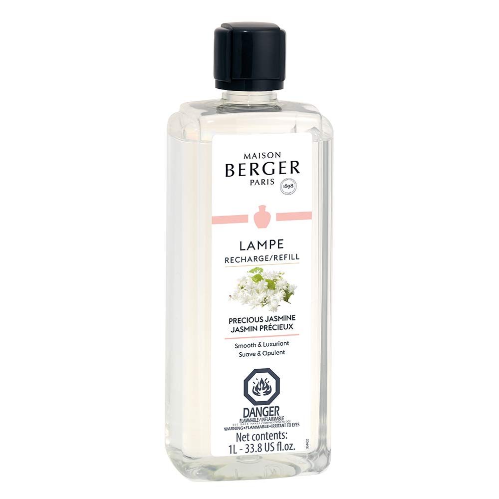 Jasmine floral notes close-up illustrating luminous bouquet and fruit accents.