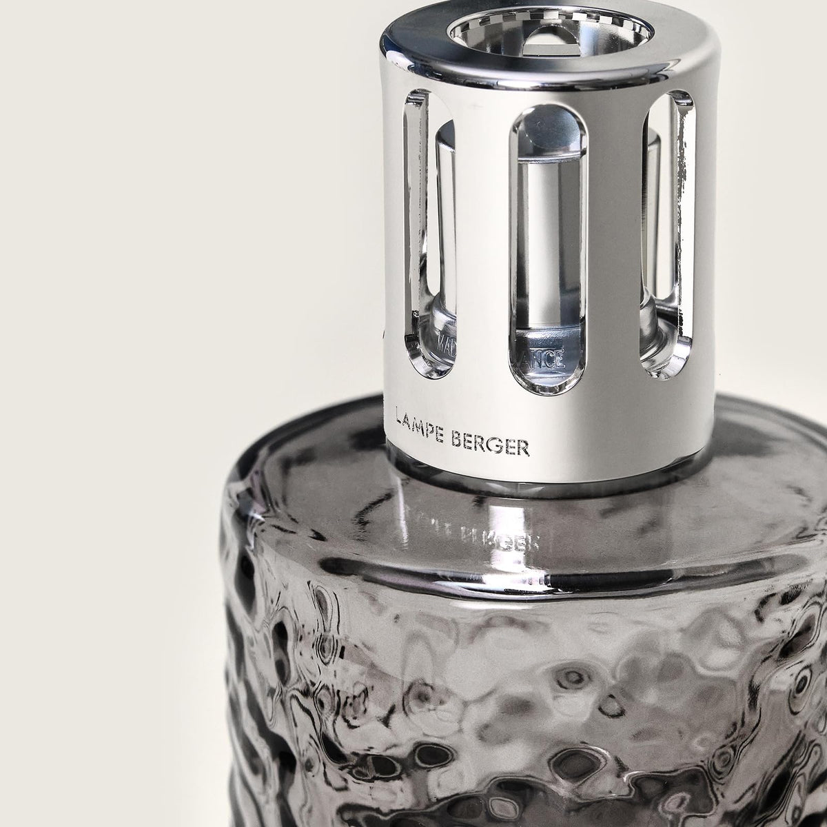 Diffuser eliminates odors while adding a refined fragrance to spaces.
