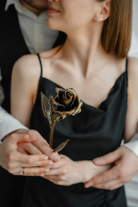 MakuliSmit bronze rose petal closeup highlights fine craftsmanship.