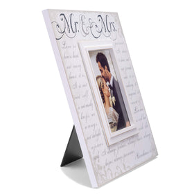Malden frame close-up highlights raised white inner moulding