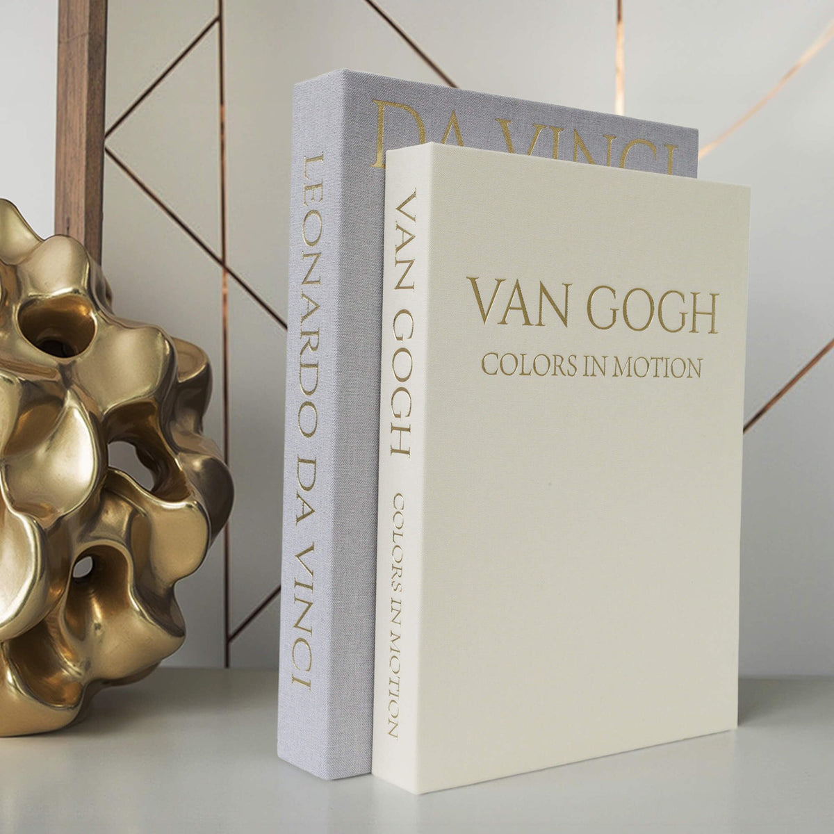 MAOBUYOU gold letter embellishments add a refined decorative touch