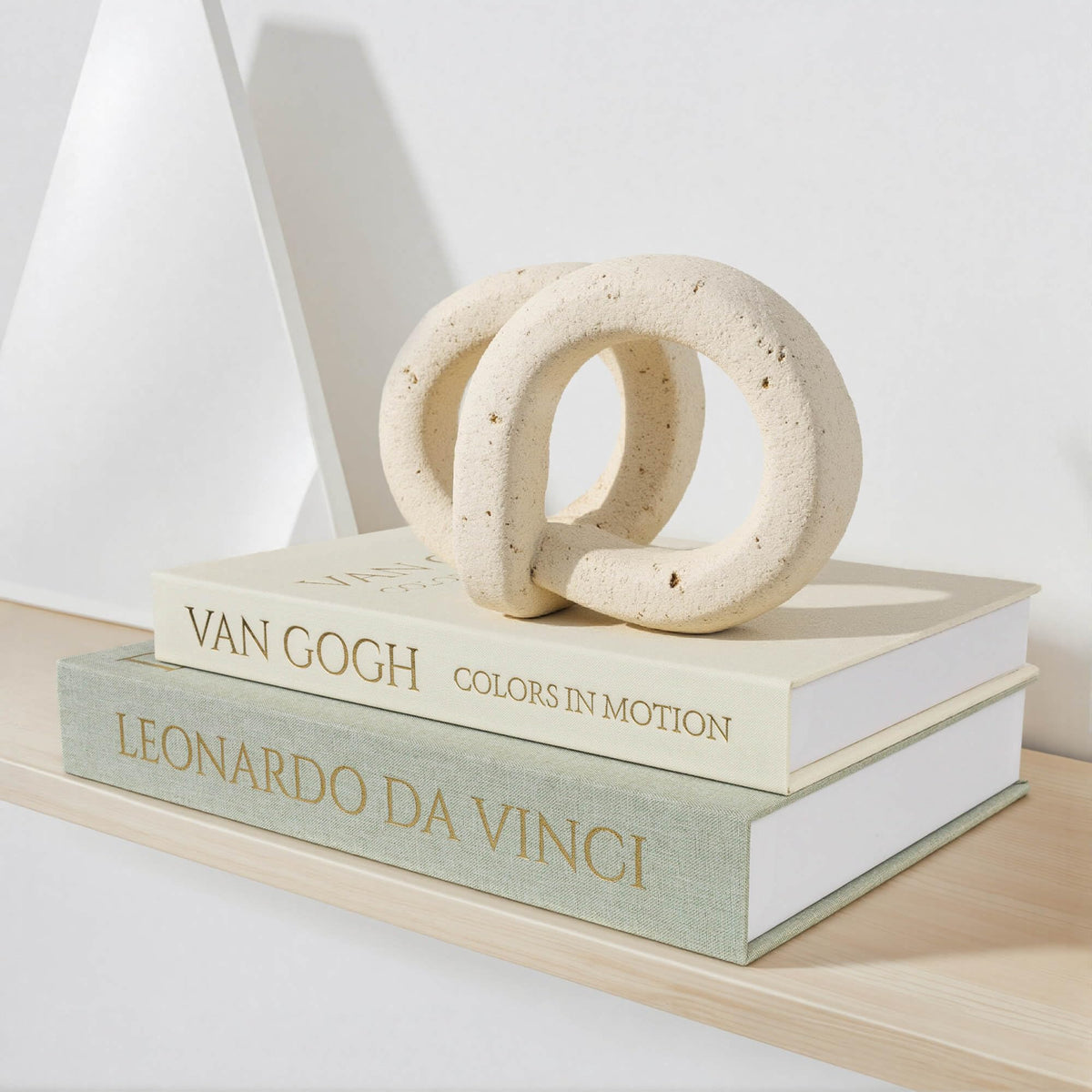 MAOBUYOU lightweight pair is easy to move for flexible styling