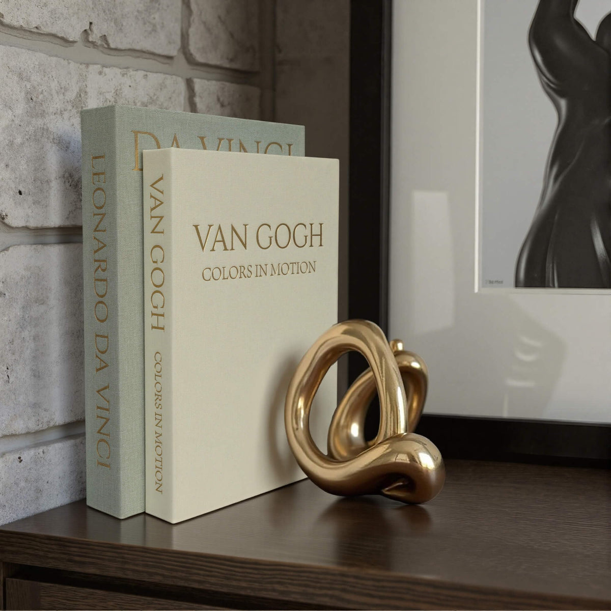 MAOBUYOU white and green color palette complements modern shelves and mantels