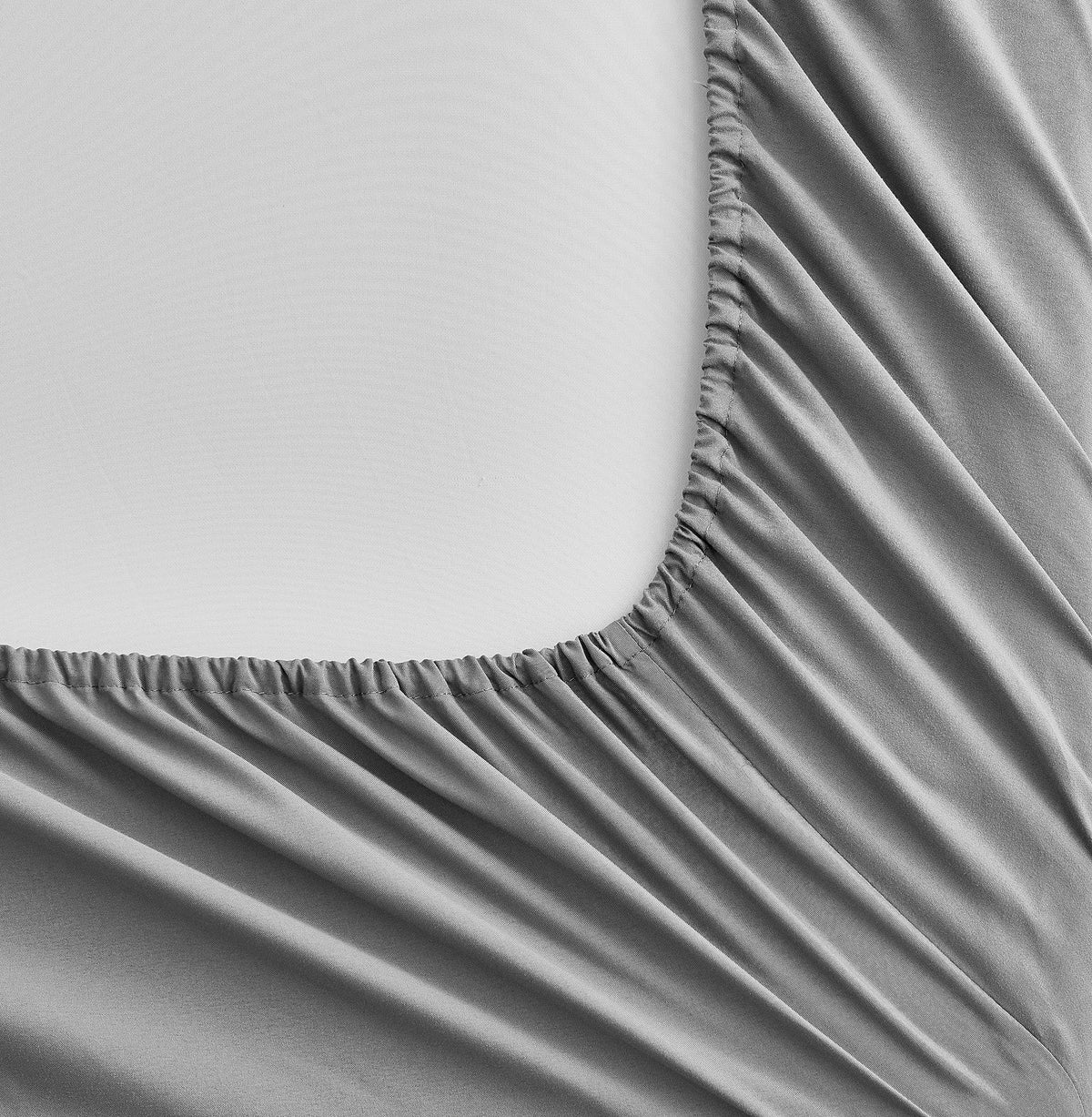 Maple&Stone microfiber sheets in grey feel soft and breathable.