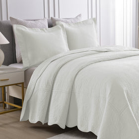 MarCielo oversized king bedspread texture closeup, breathable cotton for all-season comfort.