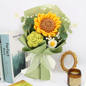 Marvogo crochet daisy bouquet, vibrant accent for home decor.