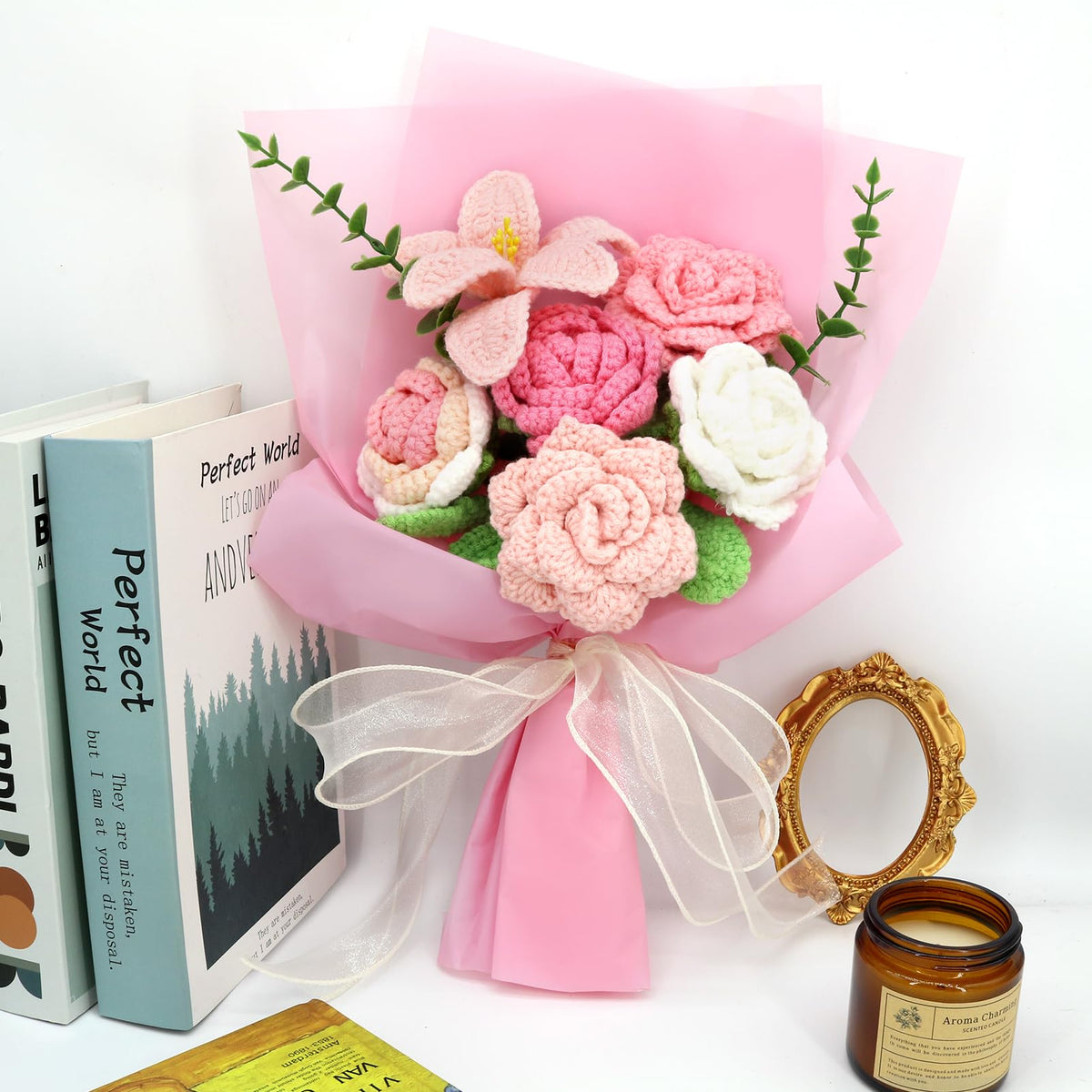 Marvogo daisies crochet bouquet in pink, charming handmade centerpiece.