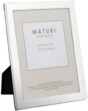 Maturi silver plated photo frame with flat edge showcasing a crisp 8x10 image.