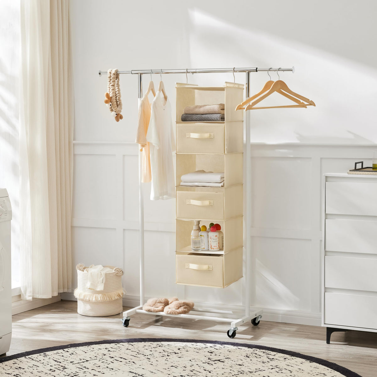 MAX Houser removable drawers keep socks and underwear neatly stored