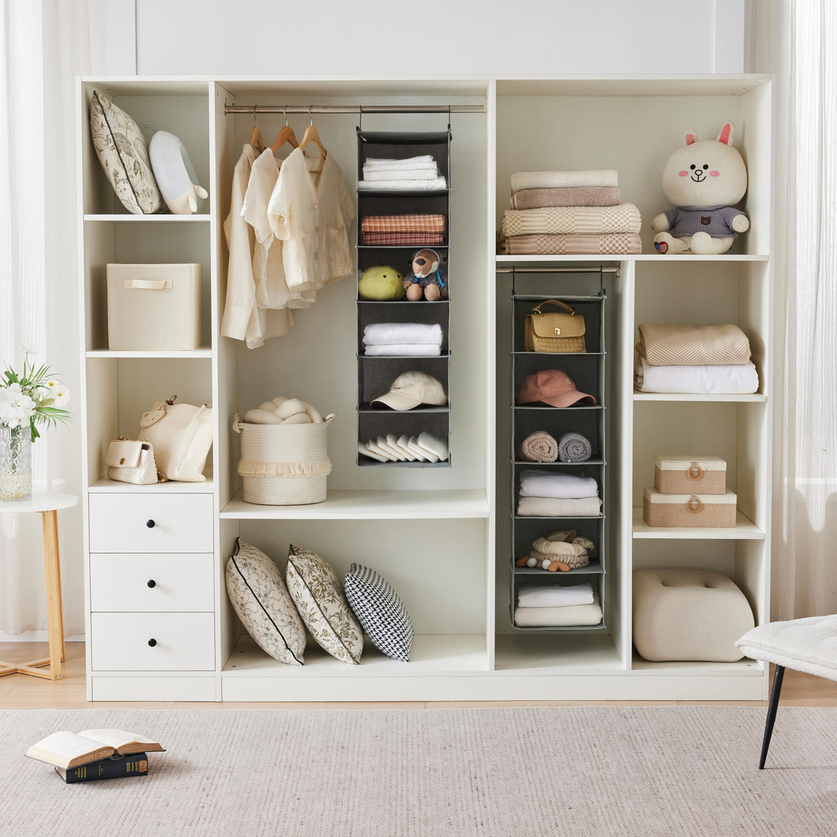 MAX Houser breathable fabric resists wear while organizing clothes
