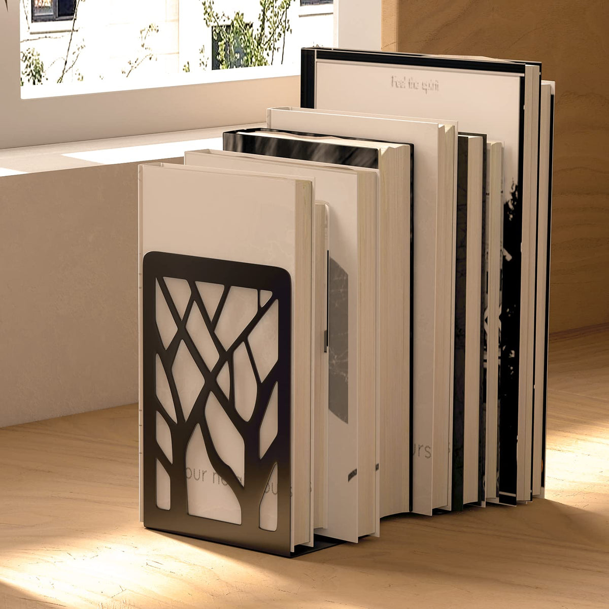 MaxGear 18-month service badge on bookends signals reliable after-sales support.