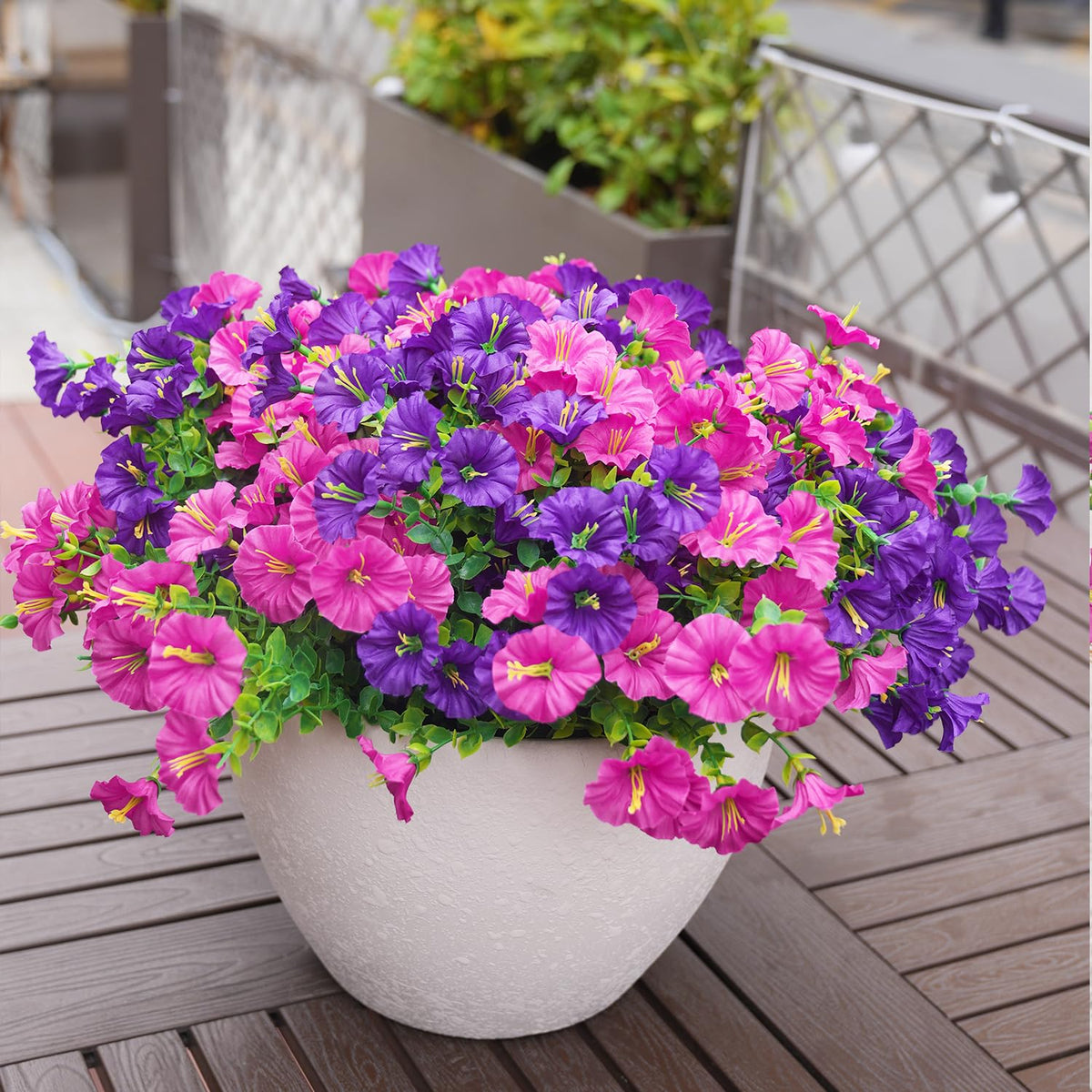 Maxkes silk morning glory details with natural shading