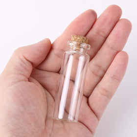 MaxMau wedding-favor bottles ideal for small gifts and personalized messages.