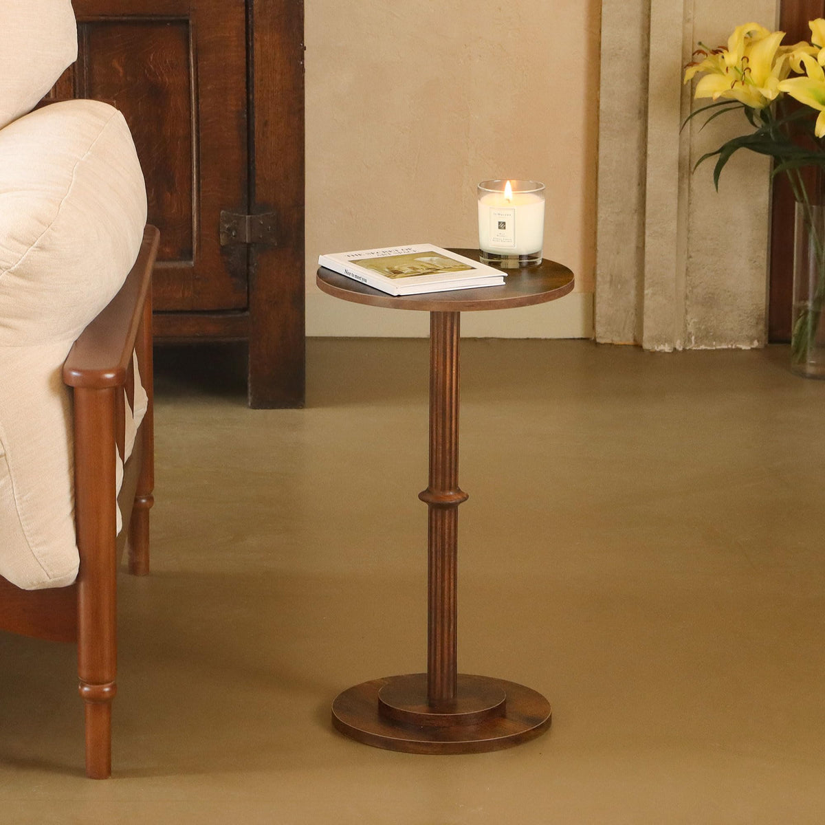 MaxSmeo table base with weighted design ensures steady stability