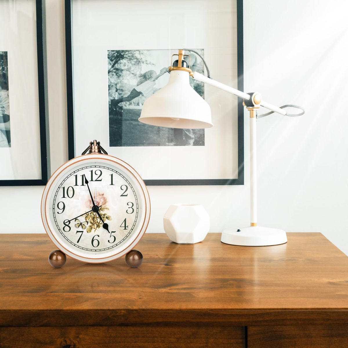 Maxspace Classic Vintage Clock fits mantels, shelves, or nightstands with compact 5-inch size.