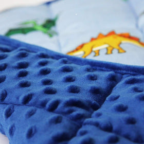 MAXTID travel-size weighted pad fits bags for on-the-go comfort.