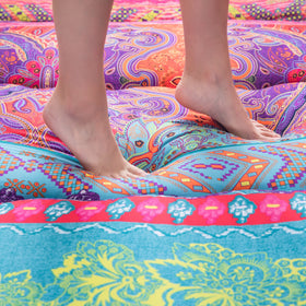 MAXYOYO Twin size bed with cover visible for easy care