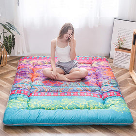 MAXYOYO Bohemian Retro Mattress cover close-up in microfiber for easy cleaning.
