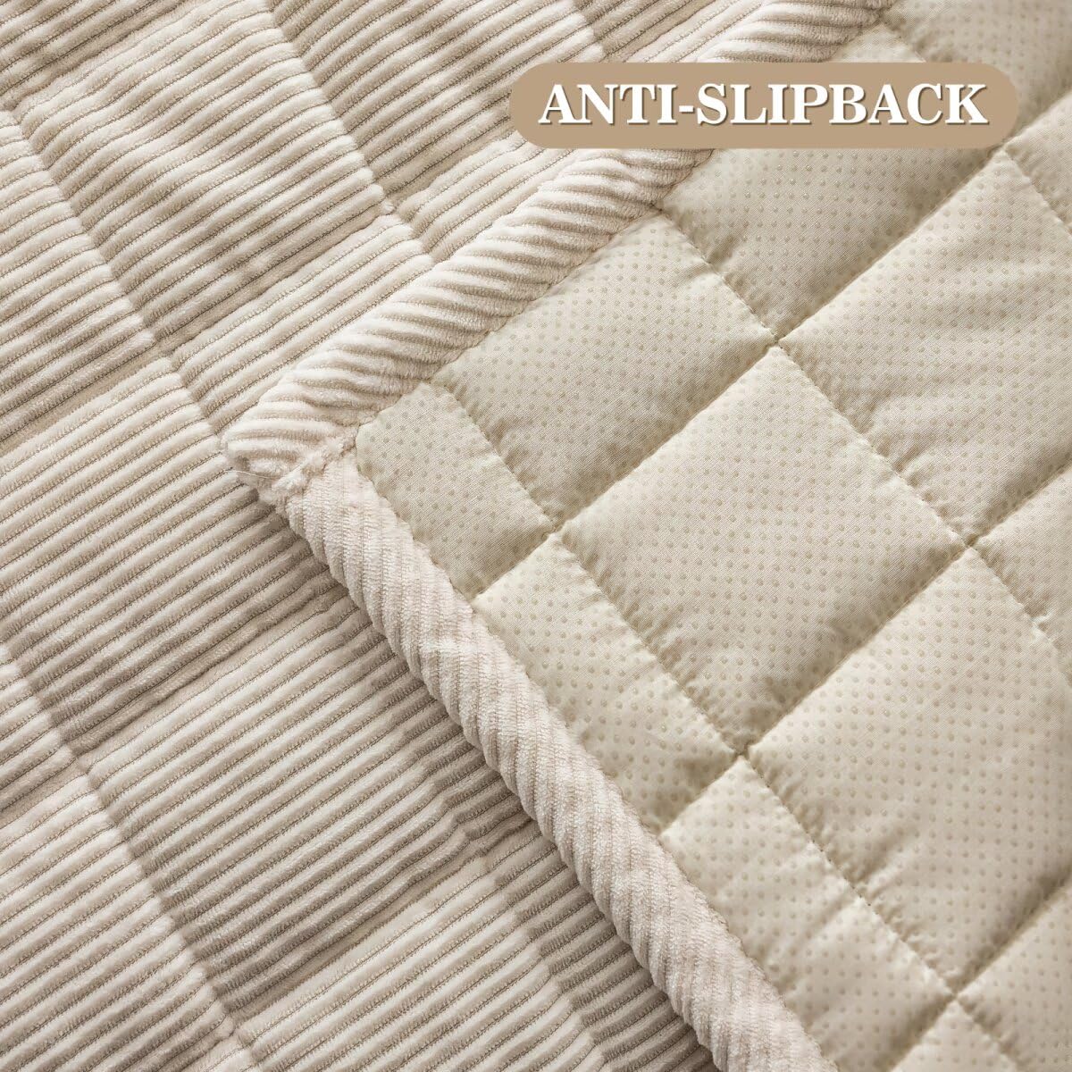 Maymiss pet couch cover machine-wash-friendly for easy cleanup after messes.