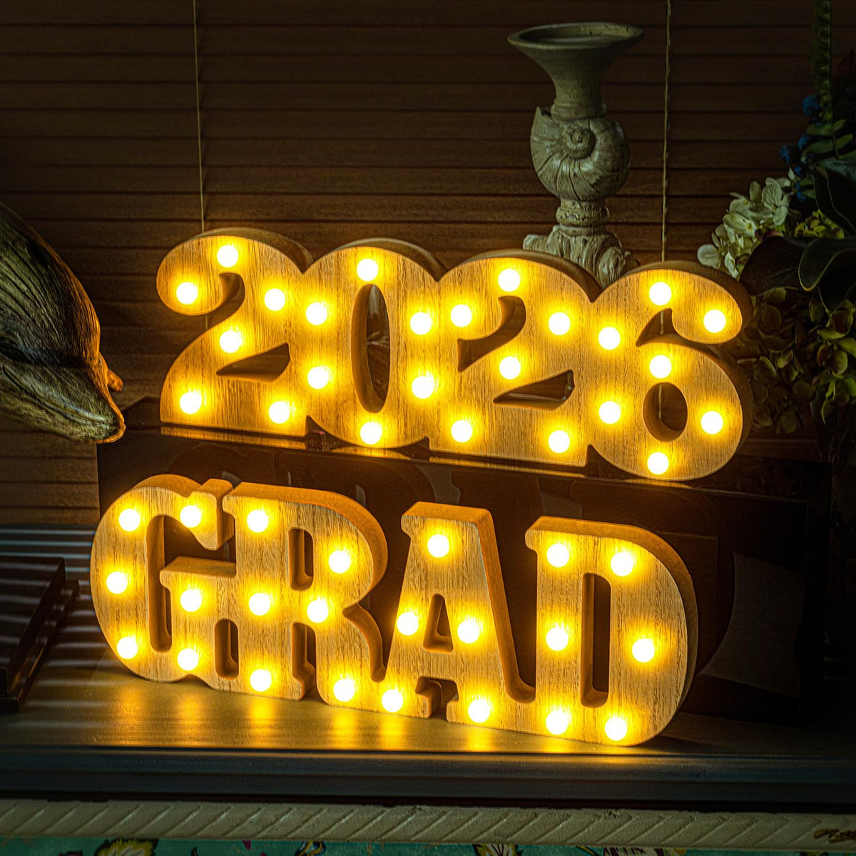 MEADIN Grad 2026 lettering suitable for kindergarten through college graduations
