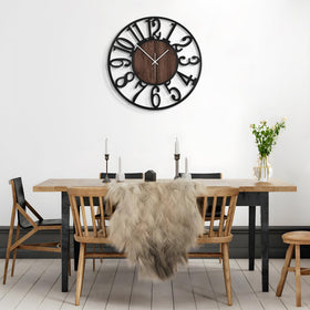 Mee 2ou Versatile decor clock for living rooms, kitchens, offices, and bedrooms.