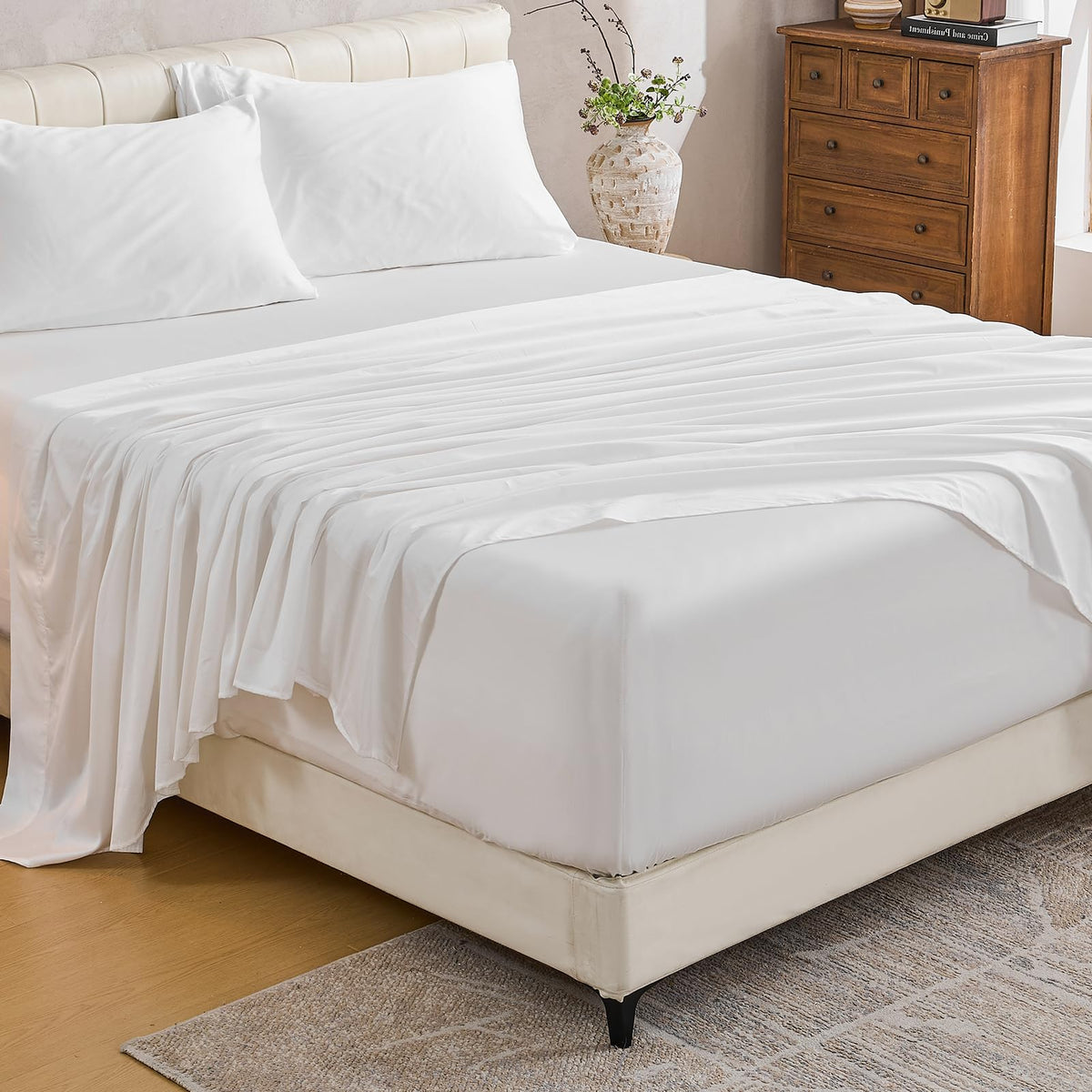 MEISHANG queen flat sheet in white shows crisp, soft Egyptian cotton texture.